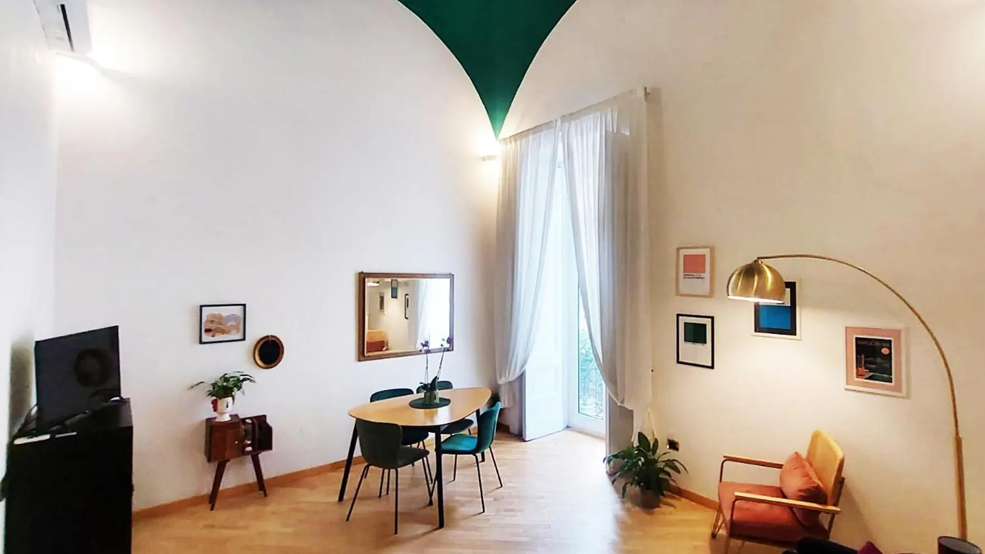 Appartement Maison In Centro Napels